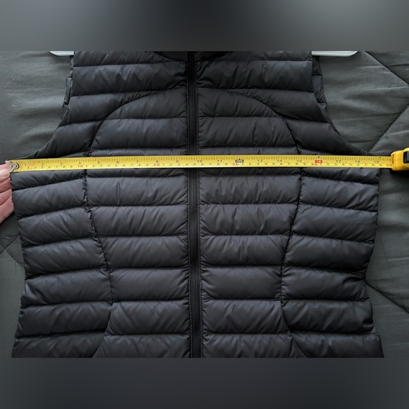 Lululemon Pack it down vest 8 - Picture 11 of 12